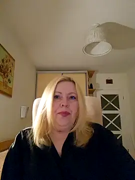 JanieLight53 online show from April 4, 2026, 8:39 pm