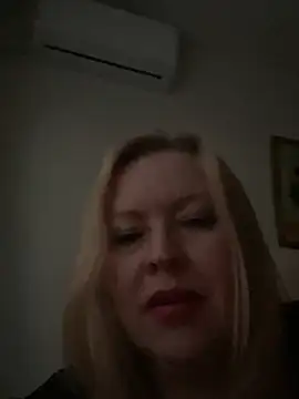 JanieLight53 online show from May 15, 2026, 11:12 pm
