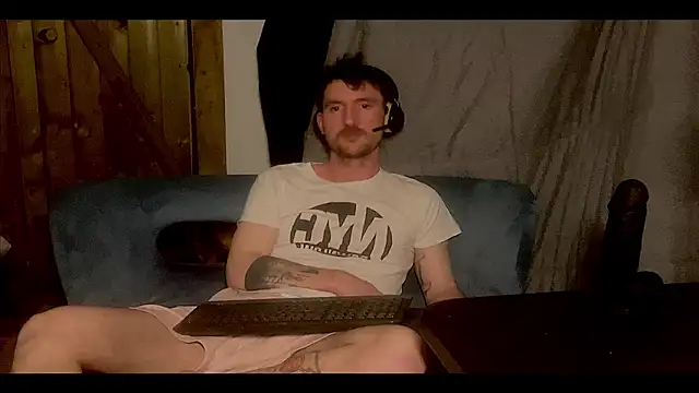 piercedink online show from April 24, 2026, 12:13 am