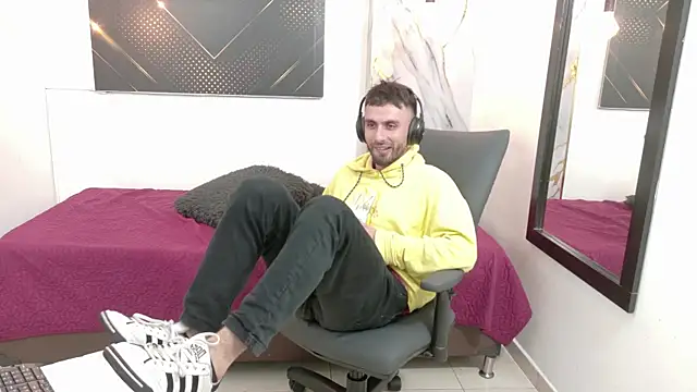 KingOfTemptation online show from May 15, 2026, 3:24 am