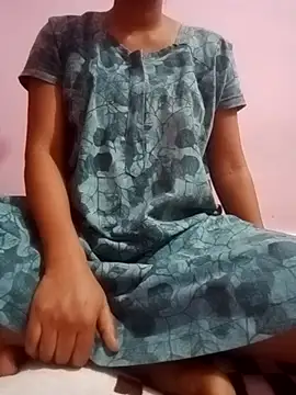 yesmam36 online show from April 18, 2026, 5:06 pm