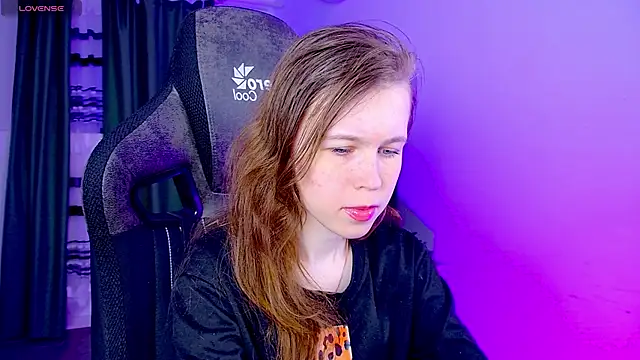 AriaGracen online show from April 16, 2026, 8:26 am