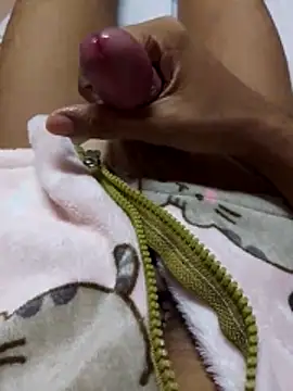 nilakshiperera0 online show from April 3, 2026, 1:20 pm