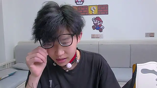 Chili-001 online show from April 13, 2026, 11:05 am