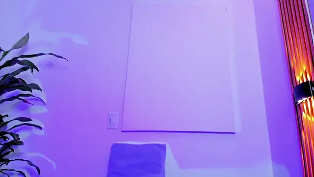 BellaRomano online show from April 23, 2026, 11:20 am