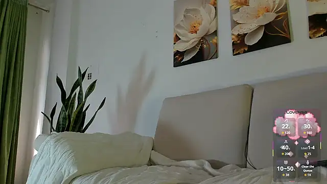 Viioletcollins online show from March 25, 2026, 1:39 pm