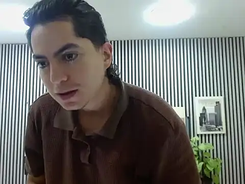 Snapshot of Alex_Wolft chatting on May 3, 2026, 12:33 pm Alex Wolft online show from May 3, 2026, 12:33 pm