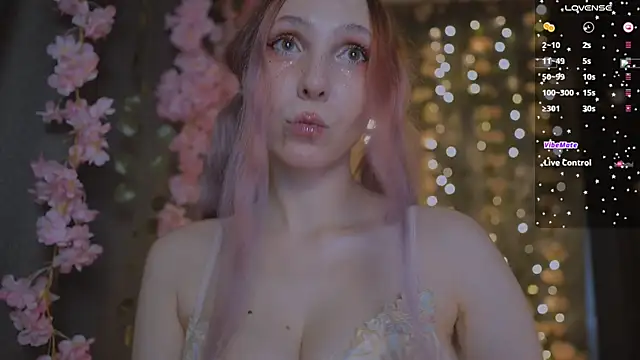 Snapshot of x__sexykitten666__x chatting on July 11, 2026, 4:32 pm x sexykitten666 x online show from July 11, 2026, 4:32 pm