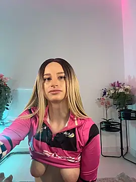 Snapshot of ScarletFlameee chatting on May 15, 2026, 5:36 am ScarletFlameee online show from May 15, 2026, 5:36 am