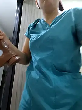 Snapshot of Dr_Edna_naughty chatting on June 3, 2026, 1:25 pm Dr Edna naughty online show from June 3, 2026, 1:25 pm