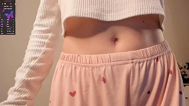 ErinnPieloch online show from April 27, 2026, 7:23 pm