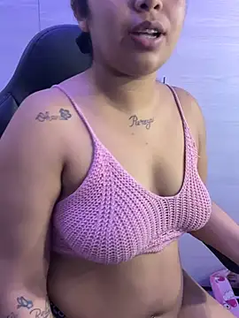 Snapshot of Latin-Mommy chatting on March 9, 2026, 12:58 am Latin-Mommy online show from March 9, 2026, 12:58 am