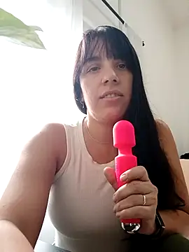 mel stron online show from April 21, 2026, 7:06 pm