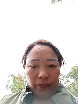Yellow-pink online show from May 6, 2026, 6:19 am