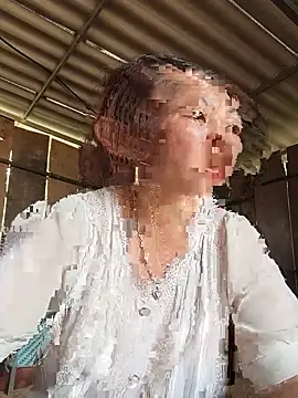 Snapshot of Yellow-pink chatting on June 24, 2026, 8:35 am Yellow-pink online show from June 24, 2026, 8:35 am