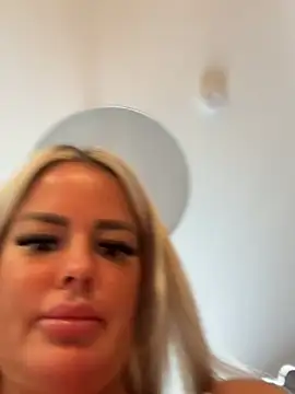 Snapshot of anna_kournikova chatting on June 14, 2026, 3:03 pm anna kournikova online show from June 14, 2026, 3:03 pm