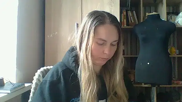 Mollie365 online show from March 17, 2026, 12:08 pm