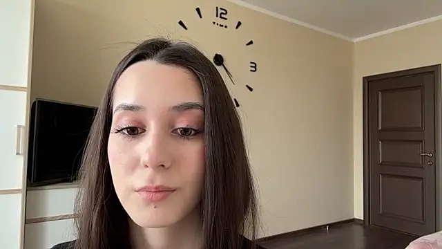 AdeleVelvet online show from April 16, 2026, 1:23 pm