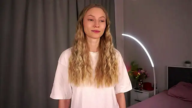 ShaeCoen online show from March 10, 2026, 5:12 am