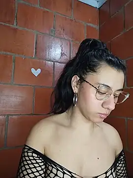 Snapshot of Amanda_x1 chatting on July 13, 2026, 8:22 pm Amanda x1 online show from July 13, 2026, 8:22 pm