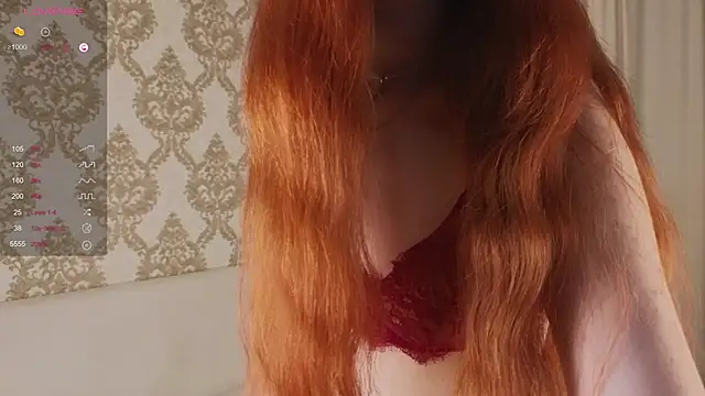 Snapshot of foxy_bloomm chatting on June 9, 2026, 3:01 pm foxy bloomm online show from June 9, 2026, 3:01 pm