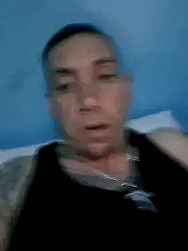Snapshot of Brandon23xxxgb chatting on April 29, 2026, 3:32 am Brandon23xxxgb online show from April 29, 2026, 3:32 am