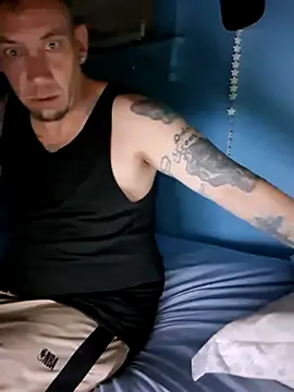 Snapshot of Brandon23xxxgb chatting on May 26, 2026, 2:40 am Brandon23xxxgb online show from May 26, 2026, 2:40 am