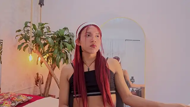 july quinzel online show from March 20, 2026, 3:33 am