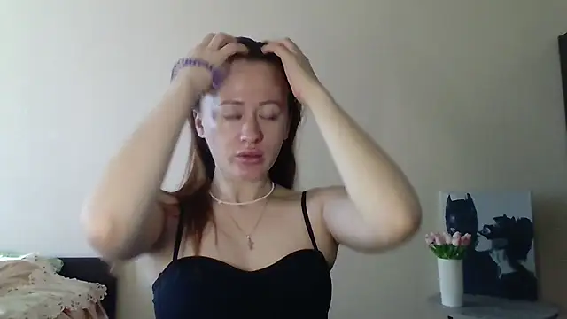 Whisper Of Desire online show from April 28, 2026, 11:04 am