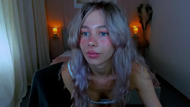 Snapshot of LuluAlis chatting on July 23, 2026, 10:24 am LuluAlis online show from July 23, 2026, 10:24 am