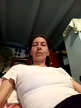 Snapshot of Tania9876 chatting on May 12, 2026, 7:33 pm Tania9876 online show from May 12, 2026, 7:33 pm