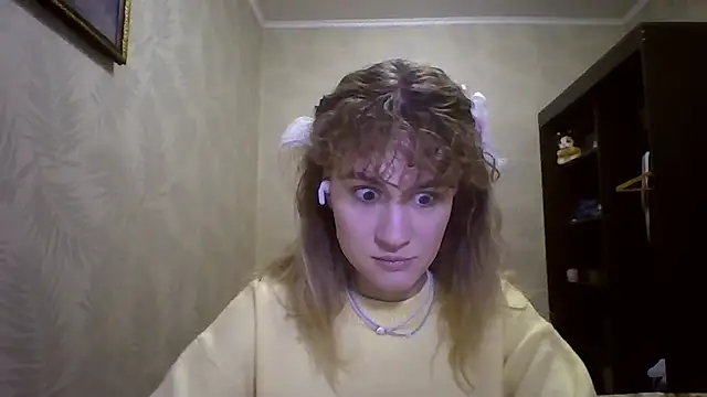 ElenoreHolguin online show from March 15, 2026, 3:40 pm