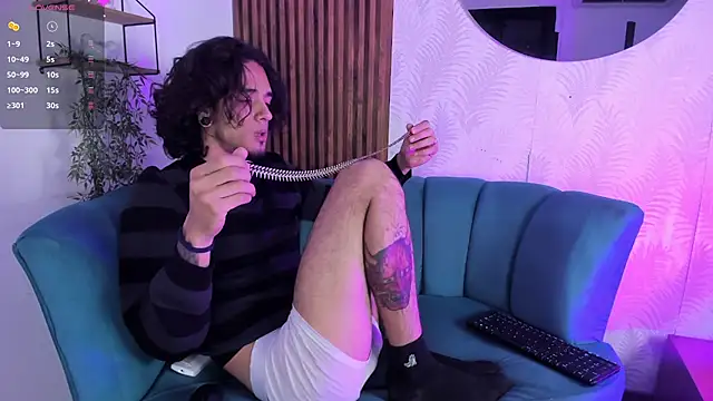 Snapshot of Skinny_Mac chatting on July 7, 2026, 8:24 pm Skinny Mac online show from July 7, 2026, 8:24 pm