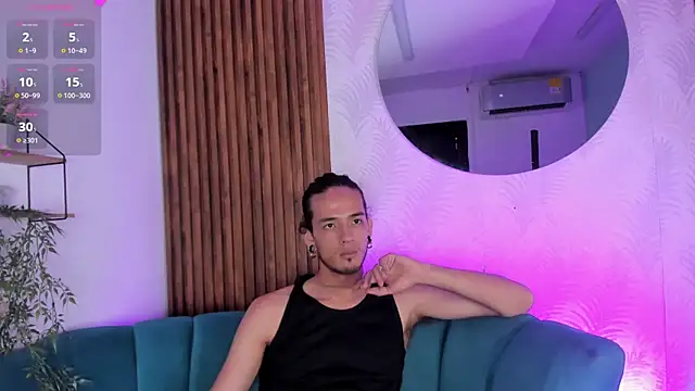 Snapshot of Skinny_Mac chatting on July 16, 2026, 1:50 pm Skinny Mac online show from July 16, 2026, 1:50 pm