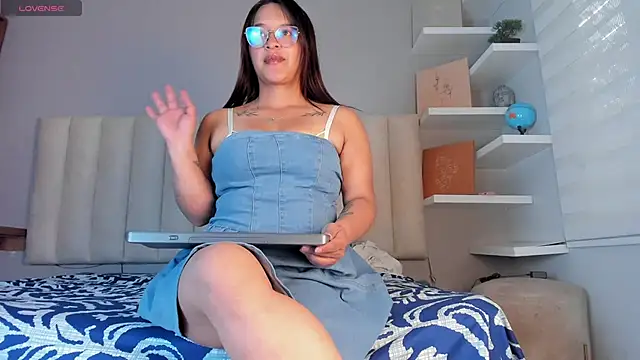 Hilary Miller  online show from March 9, 2026, 8:35 pm