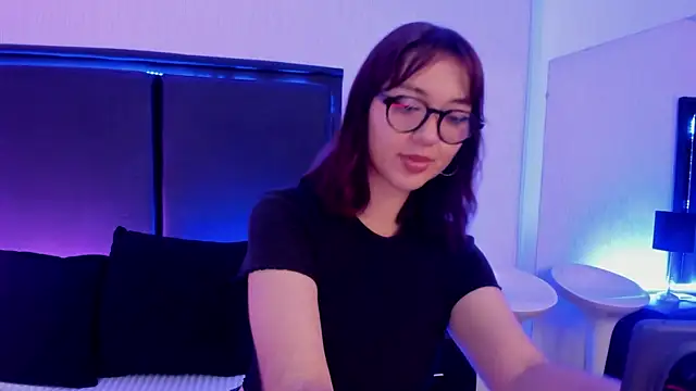 Snapshot of LilithBluum chatting on May 7, 2026, 6:13 pm LilithBluum online show from May 7, 2026, 6:13 pm
