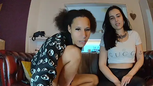 Snapshot of HighEndHotties chatting on March 13, 2026, 8:15 pm HighEndHotties online show from March 13, 2026, 8:15 pm