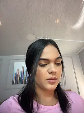 Bella-Ferrer online show from April 16, 2026, 6:09 pm