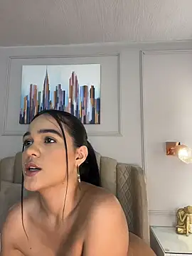 Snapshot of Bella-Ferrer chatting on May 4, 2026, 6:59 pm Bella-Ferrer online show from May 4, 2026, 6:59 pm