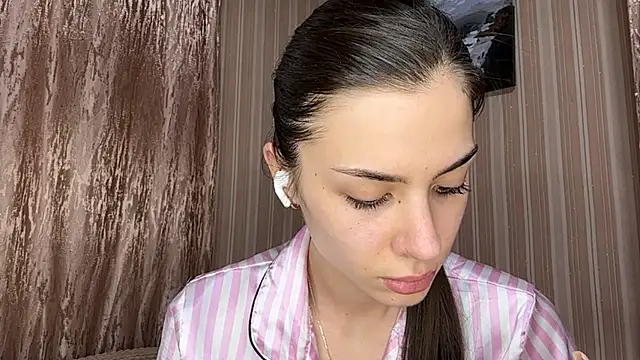 AylaLust online show from April 11, 2026, 12:20 pm