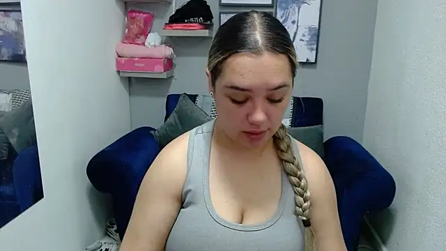 veronicaparkersex online show from April 13, 2026, 12:21 pm