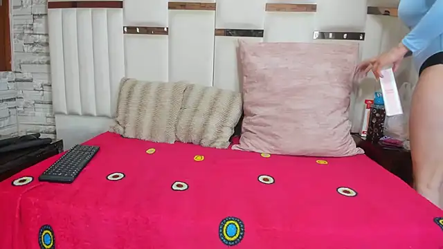 Alaia Blosson online show from March 23, 2026, 12:42 pm