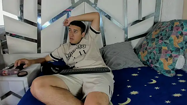 Alaia Blosson online show from March 25, 2026, 8:37 pm