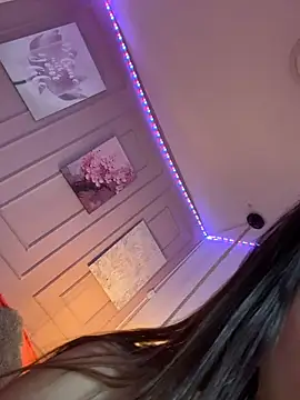 zoe  baker online show from April 13, 2026, 2:22 pm