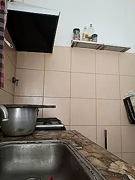 flor7772 online show from April 23, 2026, 4:31 pm