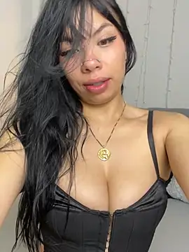 Queen Chanel XXX online show from May 27, 2026, 8:28 pm