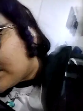 Liily Foxxy online show from April 28, 2026, 11:04 am