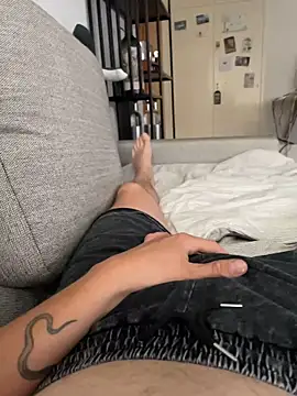 Snapshot of curvedlongdick chatting on June 27, 2026, 6:24 pm curvedlongdick online show from June 27, 2026, 6:24 pm