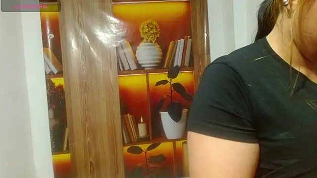 Snapshot of linazaenz chatting on March 13, 2026, 10:27 pm linazaenz online show from March 13, 2026, 10:27 pm
