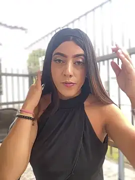 Electra Pinkk online show from April 8, 2026, 1:33 pm